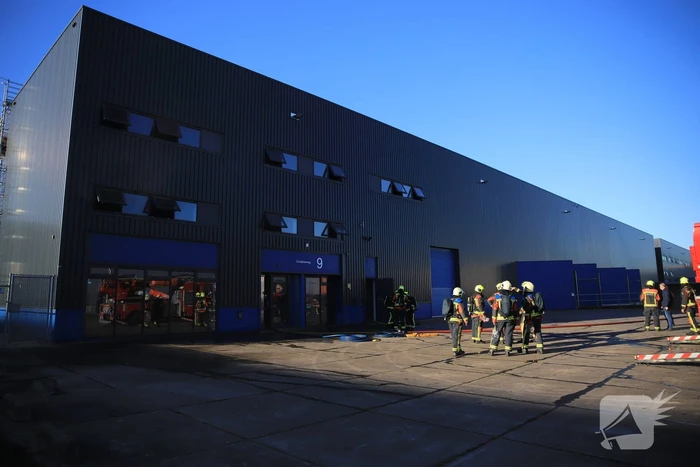 Brand in bedrijfsverzamelgebouw op Distripark Doelwijk