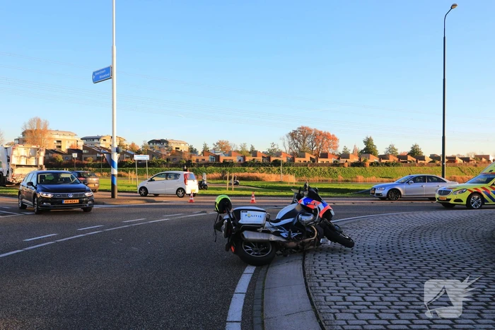 Motoragent aangereden door auto