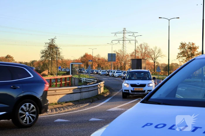 Motoragent aangereden door auto