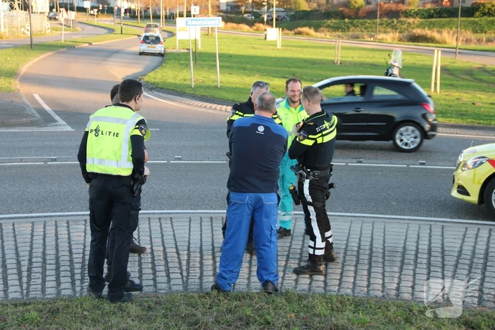 Motoragent aangereden door auto