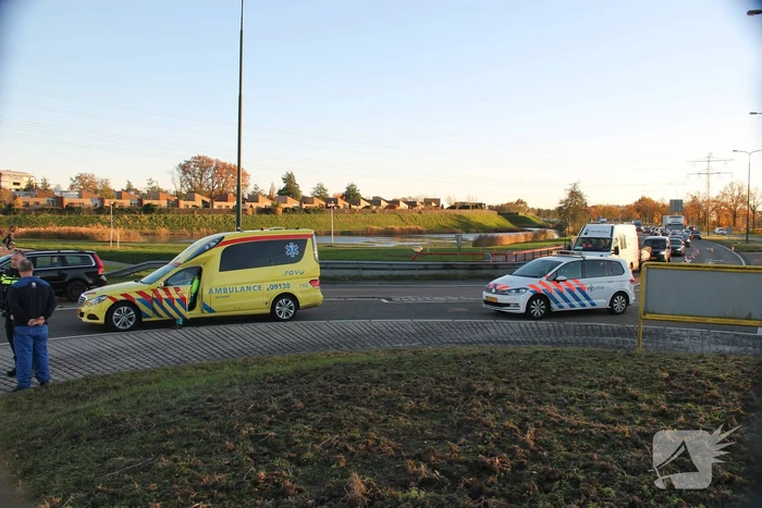 Motoragent aangereden door auto