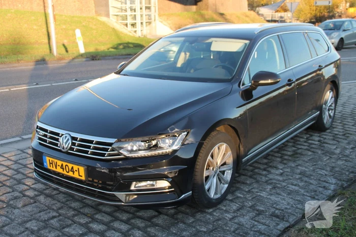 Motoragent aangereden door auto