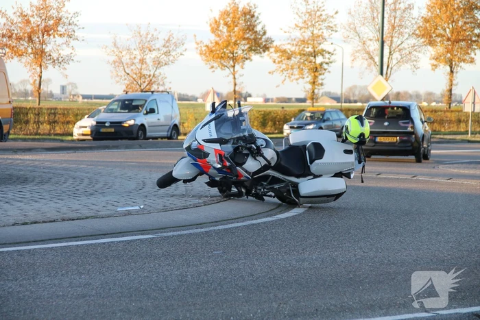 Motoragent aangereden door auto
