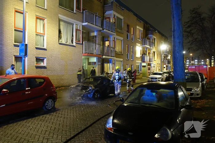 Auto volledig verwoest door brand