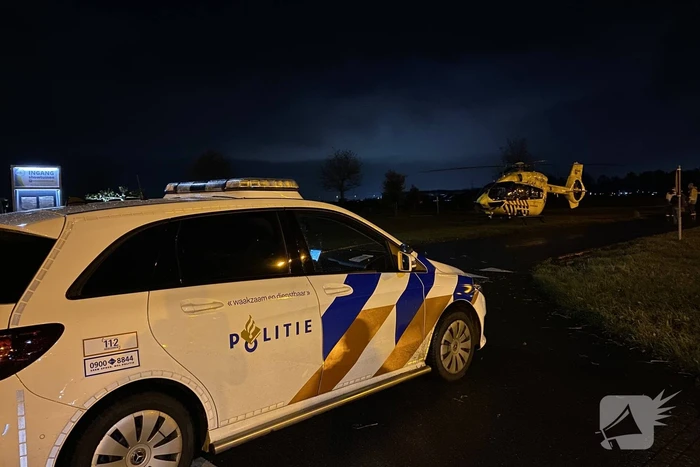 Traumahelikopter landt voor overplaatsing coronapatient