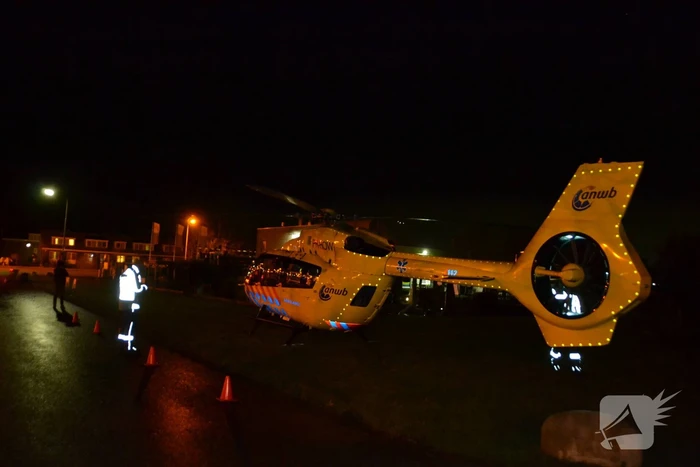 Traumahelikopter landt voor overplaatsing coronapatient
