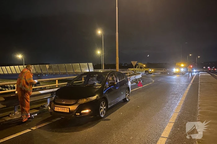 Schade na botsing tussen twee voertuigen