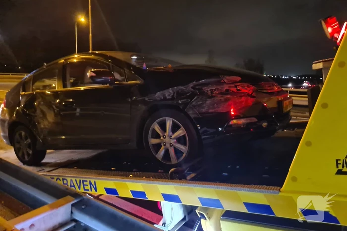 Schade na botsing tussen twee voertuigen