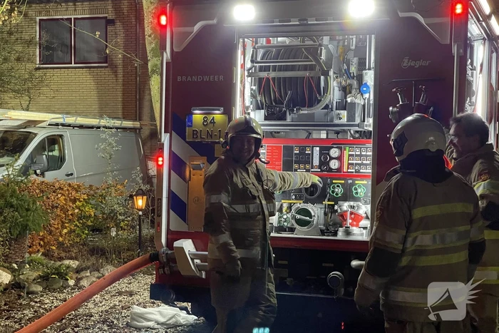 Brand in schoorsteen van woning