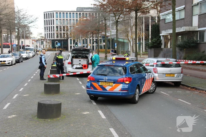 Persoon overleden in auto aangetroffen