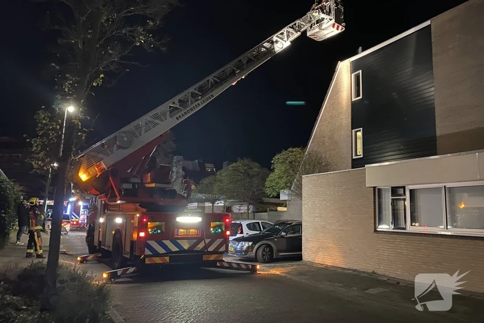 Brand in schoorsteen van woning