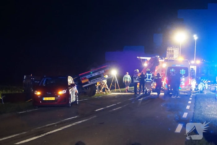 Zeer ernstig ongeval tussen vrachtwagen en bestelbus
