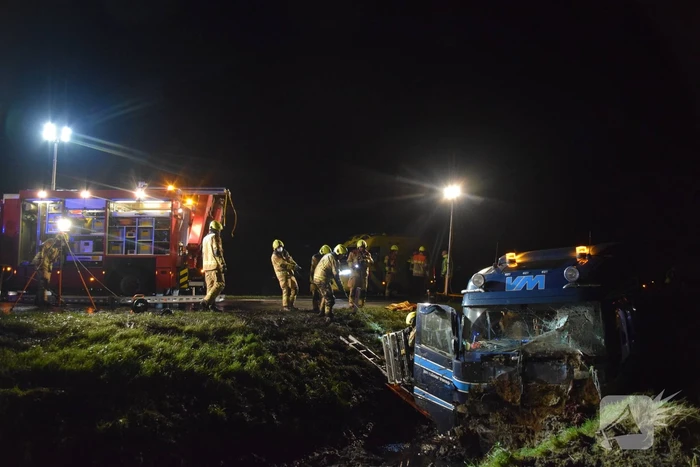 Zeer ernstig ongeval tussen vrachtwagen en bestelbus