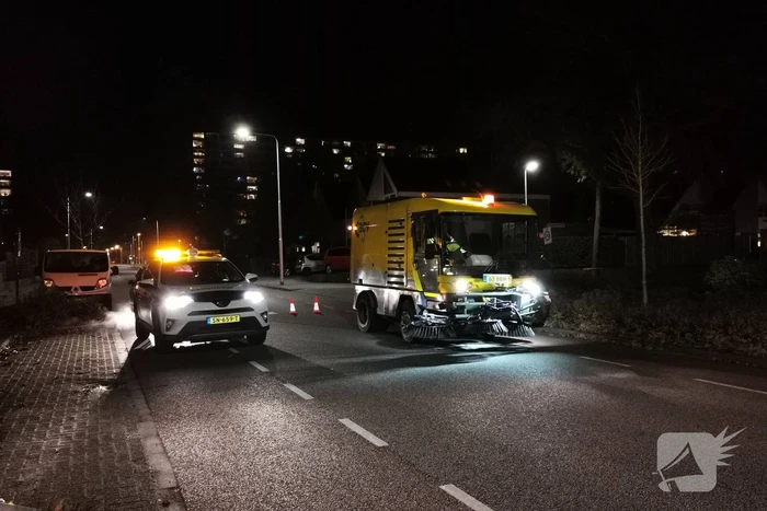 Weg afgesloten door glas op wegdek