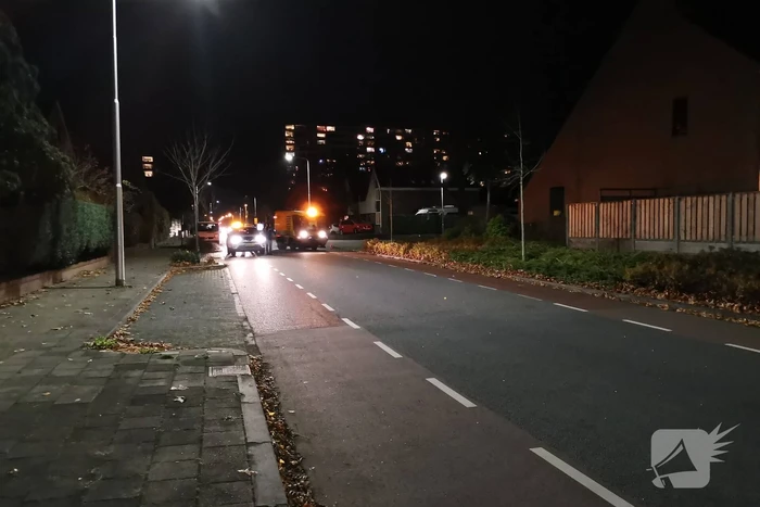 Weg afgesloten door glas op wegdek