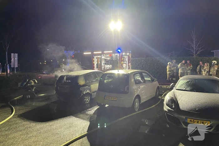 Auto volledig verwoest door brand