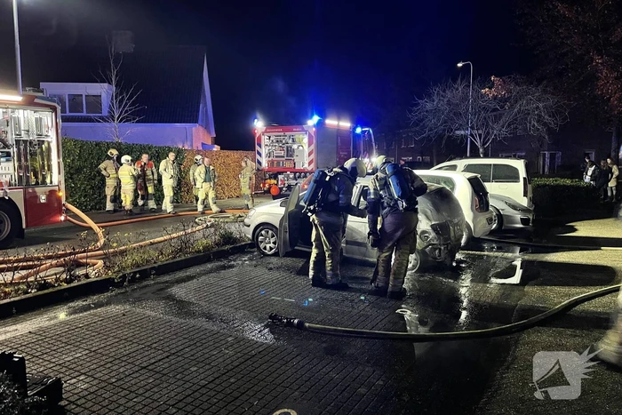 Auto volledig verwoest door brand