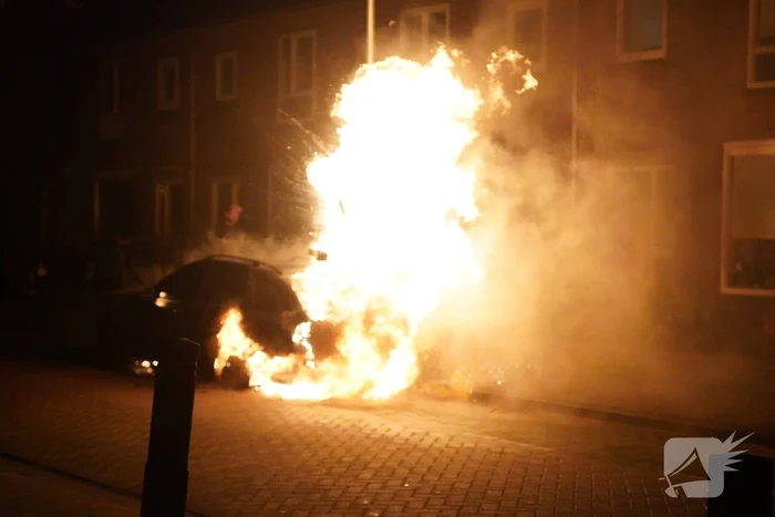 Auto volledig uitgebrand