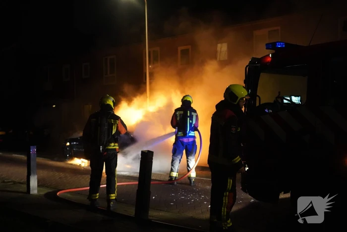 Auto volledig uitgebrand