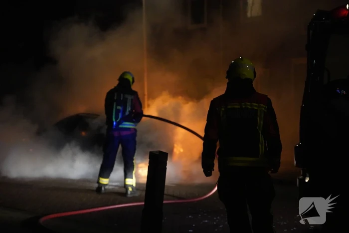 Auto volledig uitgebrand