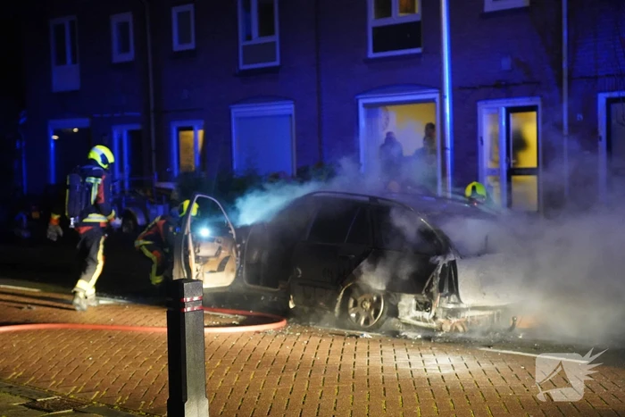 Auto volledig uitgebrand