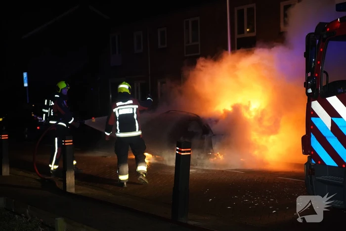 Auto volledig uitgebrand