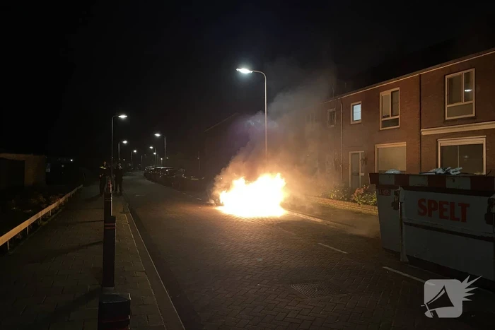 Auto volledig uitgebrand