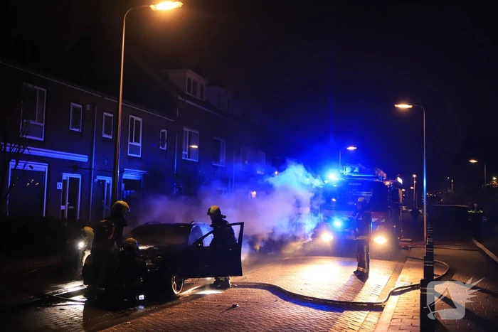Auto volledig uitgebrand