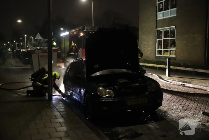 Auto volledig uitgebrand