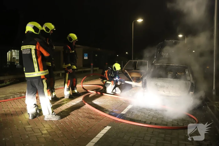 Auto volledig uitgebrand