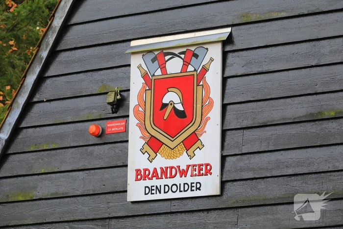 Bloemen voor de overleden brandweerman
