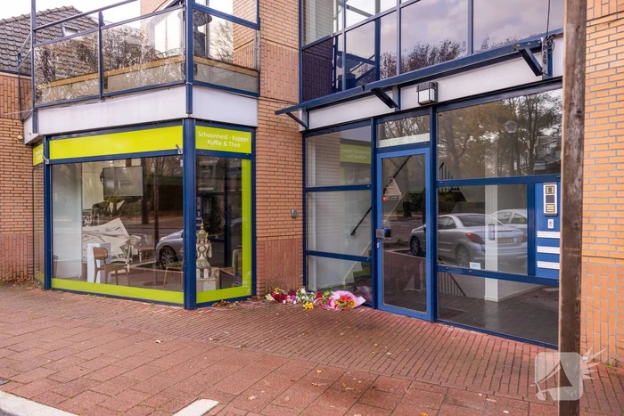 Bloemen voor de overleden brandweerman
