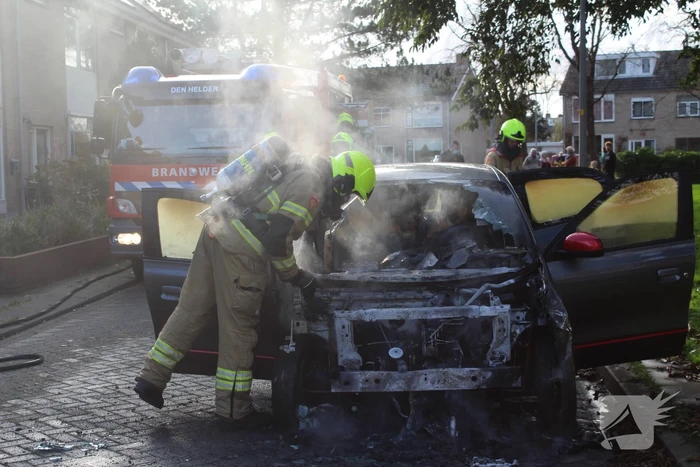 Opnieuw auto uitgebrand in straat