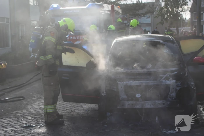 Opnieuw auto uitgebrand in straat