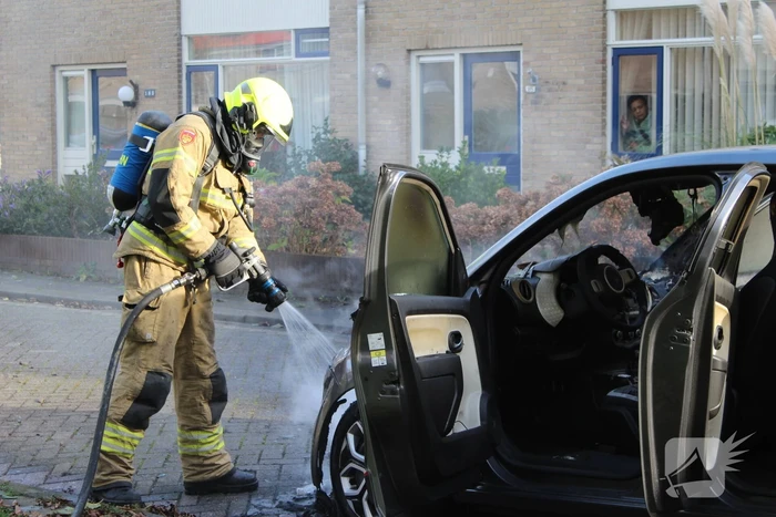 Opnieuw auto uitgebrand in straat