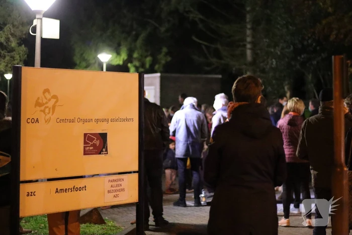 Protest tegen overplaatsing Irakees gezin uit azc