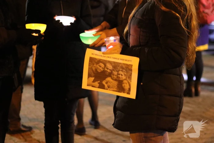Protest tegen overplaatsing Irakees gezin uit azc