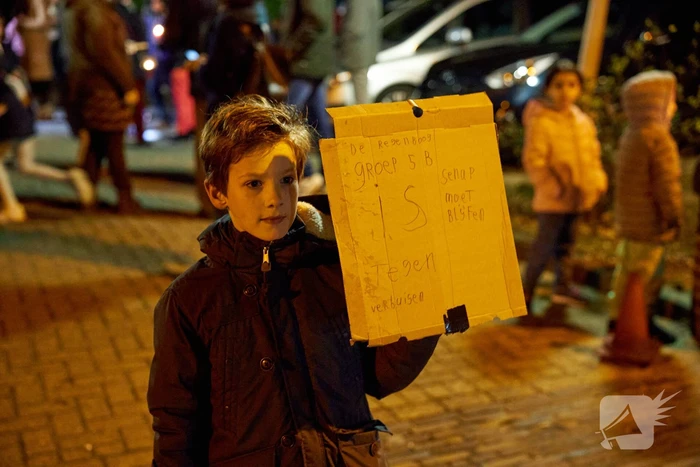 Protest tegen overplaatsing Irakees gezin uit azc