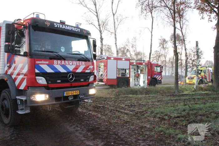 Auto vliegt uit de bocht en belandt in greppel