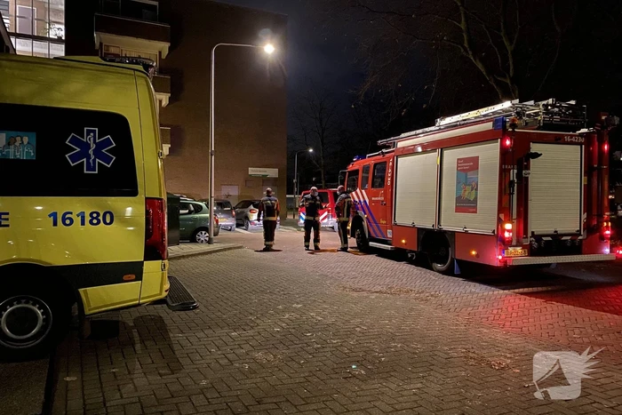 Bewoonster naar ziekenhuis na mogelijke gaslucht