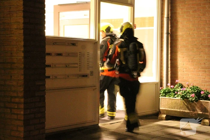 Bewoonster naar ziekenhuis na mogelijke gaslucht