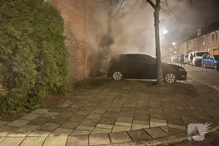 Schade na brand in twee auto's