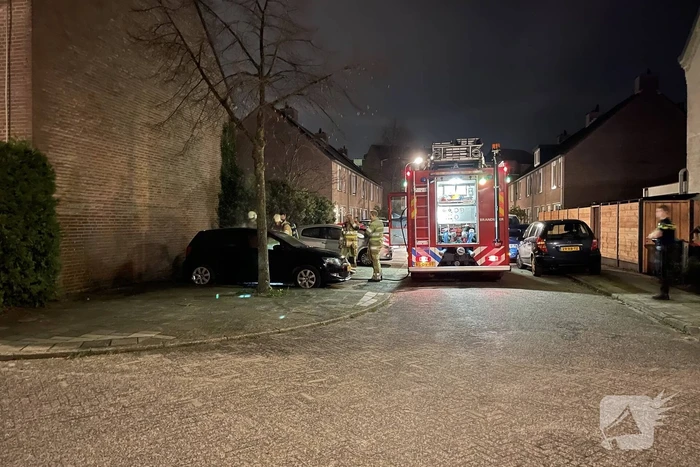 Schade na brand in twee auto's
