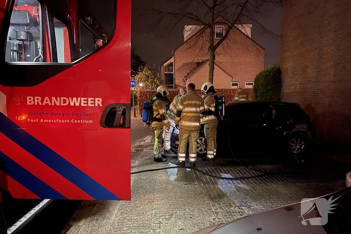 Schade na brand in twee auto's