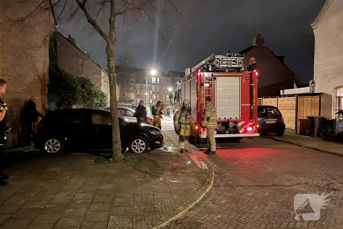 Schade na brand in twee auto's