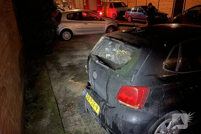 Schade na brand in twee auto's