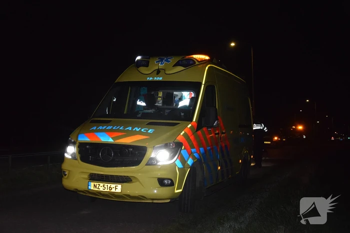 Auto vlucht na ernstige aanrijding met scooter