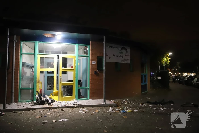 Veel schade bij kinderdagverblijf door vuurwerkbom