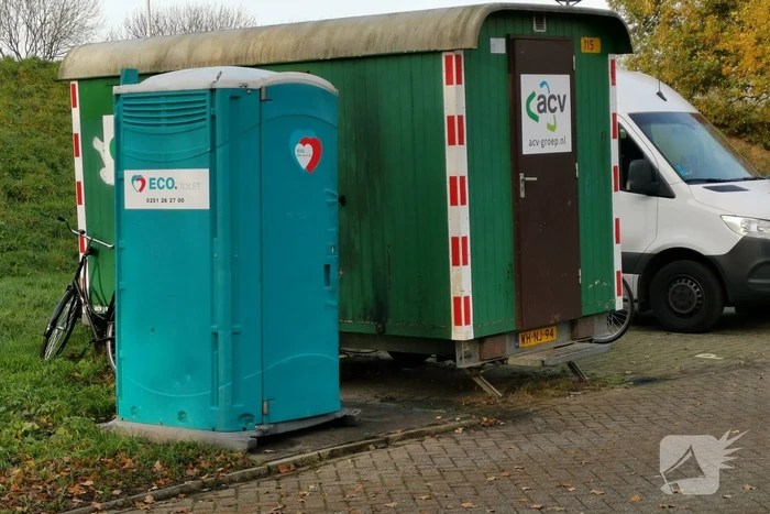 Buurtbewoners blussen in brand gestoken Dixie