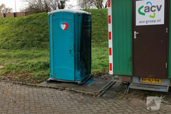 Buurtbewoners blussen in brand gestoken Dixie